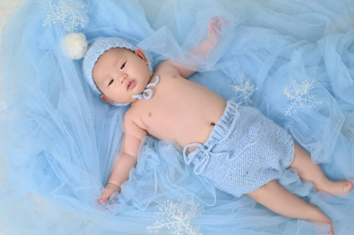 德宏宝宝间歇性斜视