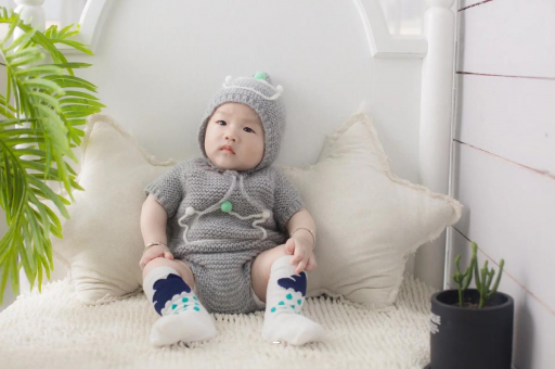 德宏宝宝眼窝发青